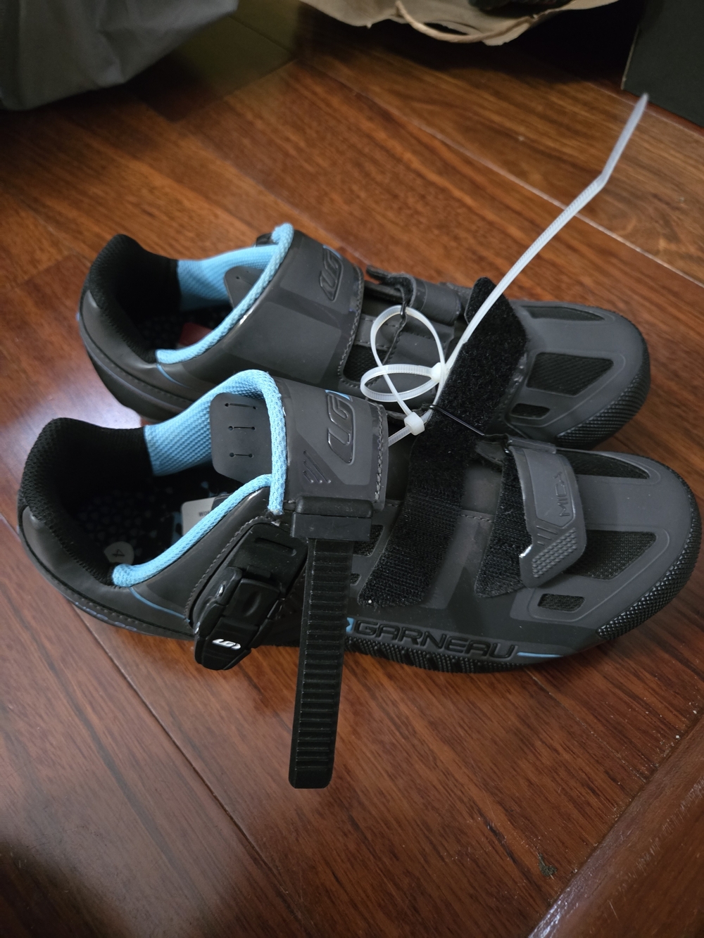 Louis Garneau Women's Black Cycling Shoes with Blue Lining